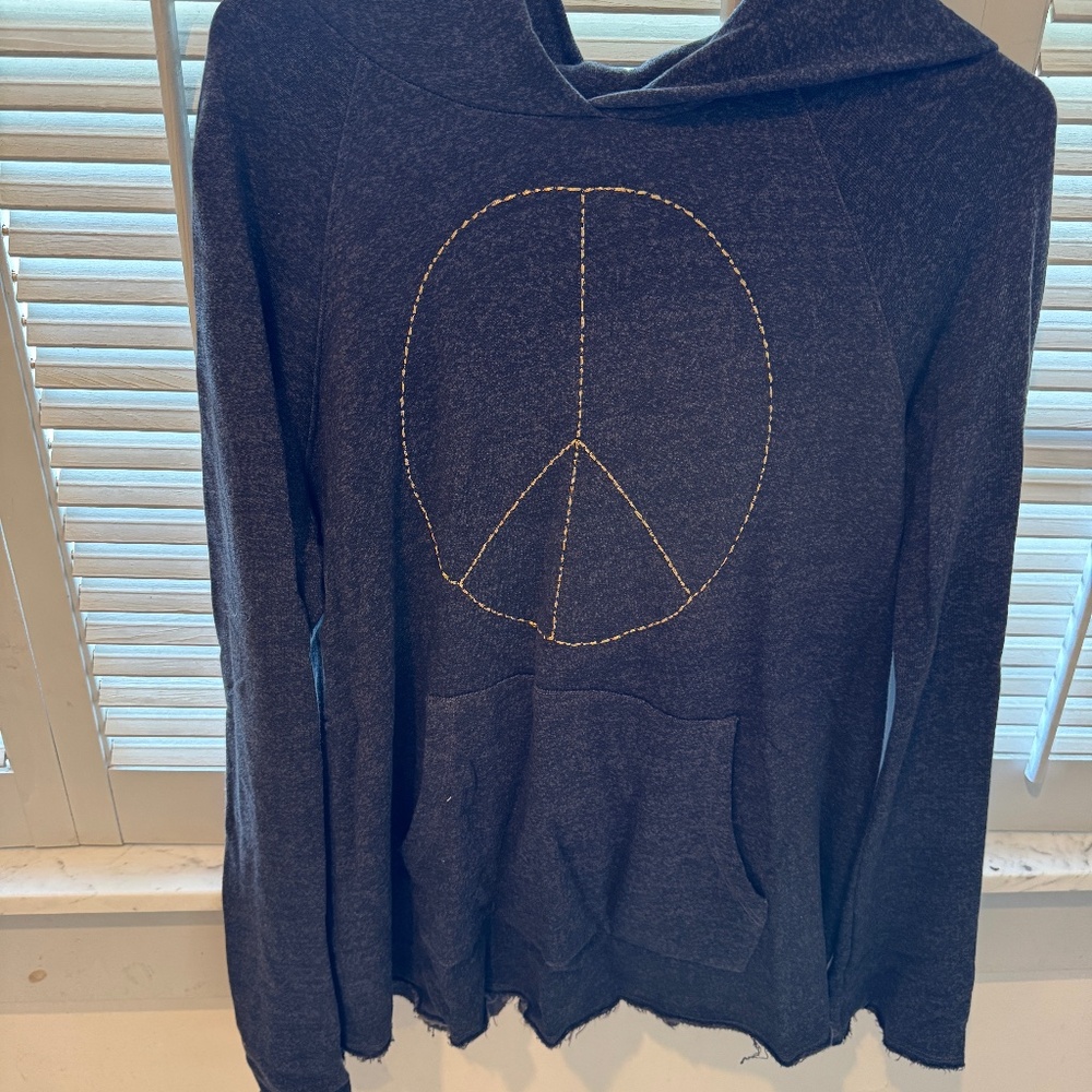 Sundry Peace sweatshirt